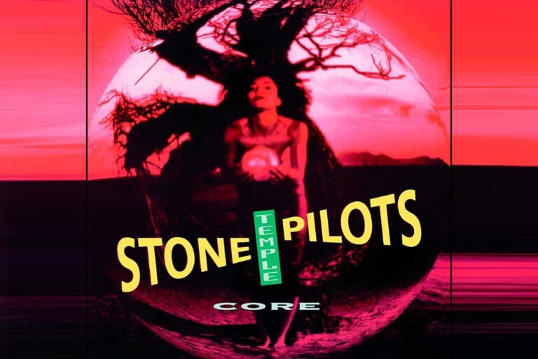 Capa do álbum Core da banda Stone Temple Pilots, mostrando uma mulher flutuando sobre uma paisagem desértica com céu vermelho intenso e atmosfera surreal.