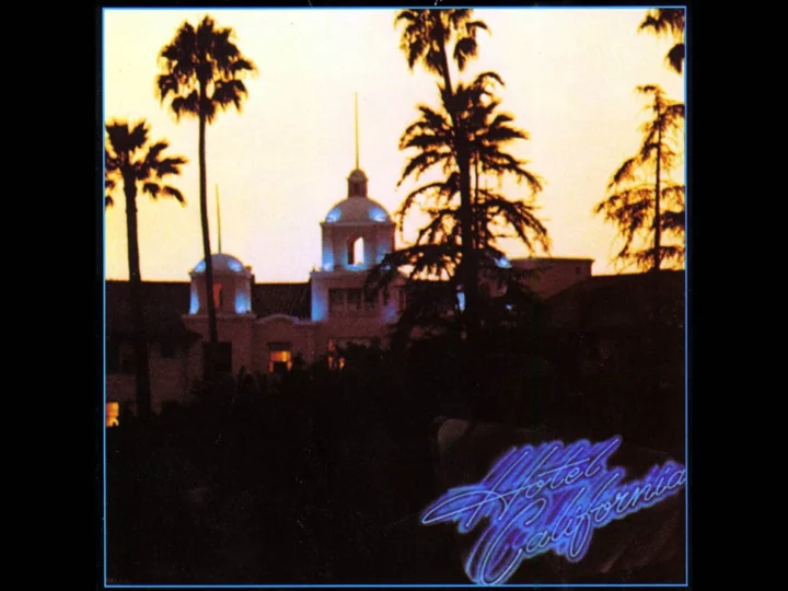 Álbum Hotel California do Eagles: O Ápice do Sonho Americano.