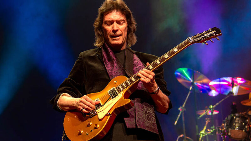 Steve Hackett segue reinventando a guitarra e prova por que é um dos nomes eternos do rock progressivo