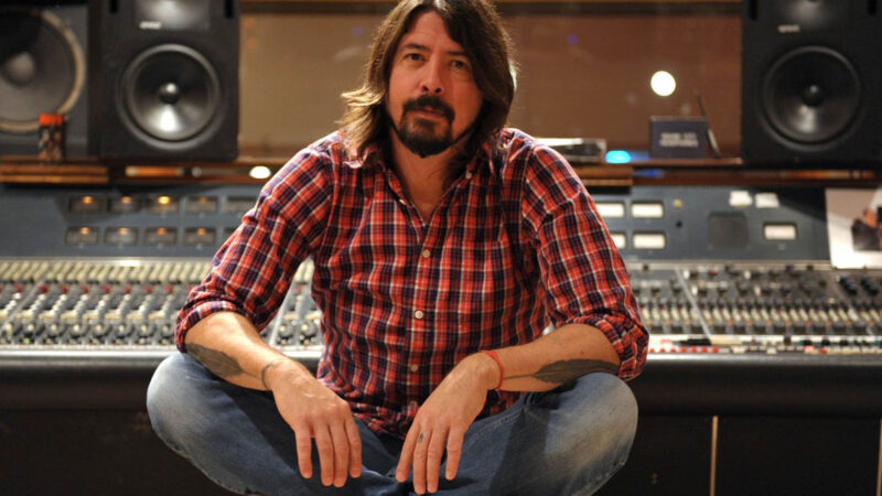 Dave Grohl abandona o digital no novo álbum do Foo Fighters