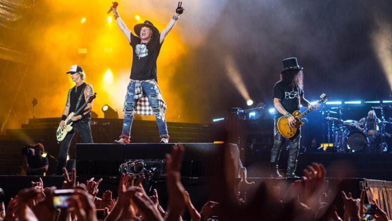 Guns N’ Roses amplia turnê no Brasil e empolga fãs com novos shows em 2026