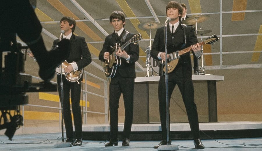 Muito além dos Beatles: 7 impactos reais da Invasão Britânica nos EUA